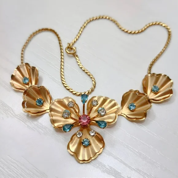 1940's Bugbee & Niles Gold Tone Atomic Starburst Floral Shell Petal Necklace - Picture 5 of 13